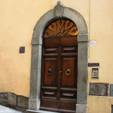 La Casa Sui Tetti * コルトーナ